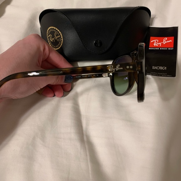 Ray-ban tortoise sunglasses. Worn only a few times - Picture 3 of 3